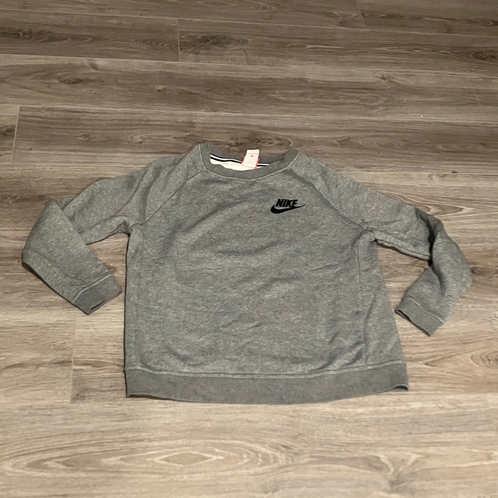 Woman’s Nike Heather Gray Crewneck Sweatshirt